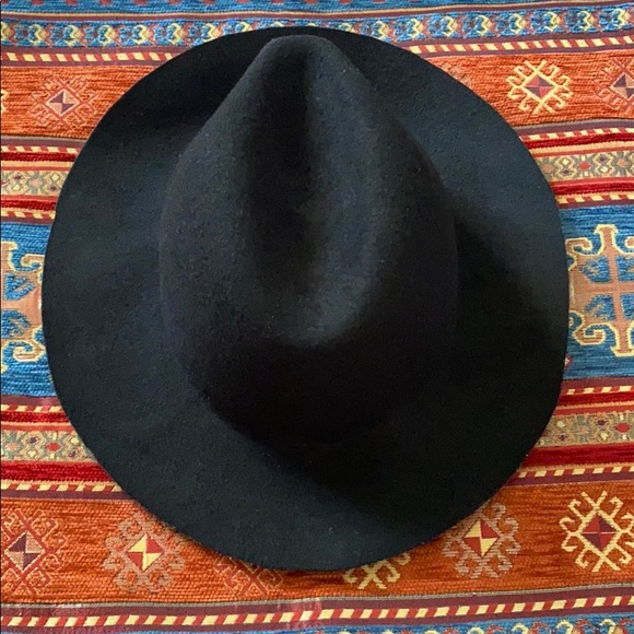 lovely bird Accessories - Lovely Bird Black Wool Hat